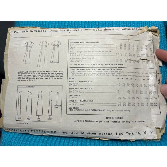 Simplicity Sewing pattern 1997 full dress slip 1950 size 16 bust 34 - Picture 3 of 7